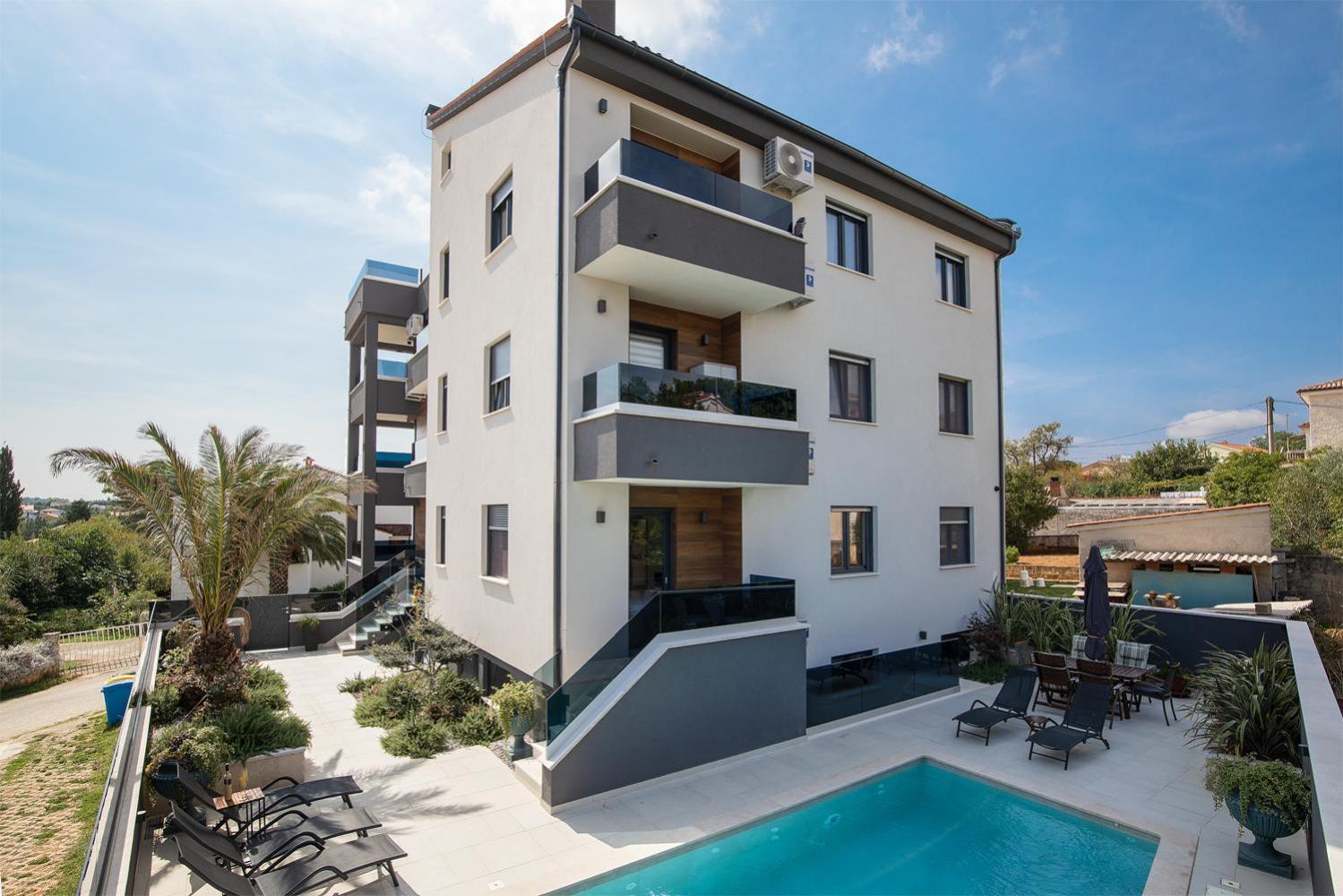 Apartments Sara II Лижнян Екстер'єр фото