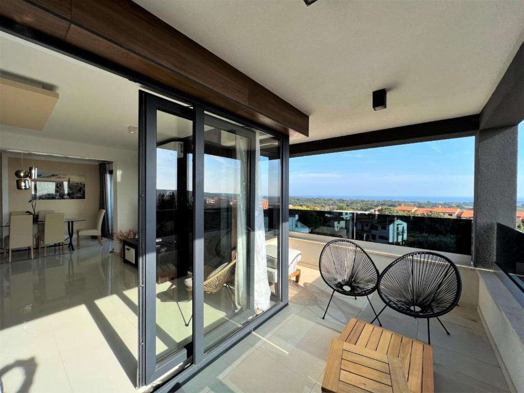 Apartments Sara II Лижнян Екстер'єр фото